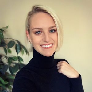 Meet your Posher, Alexis